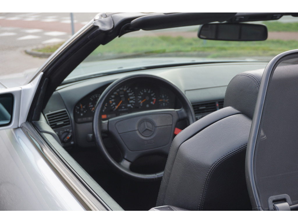 Mercedes-Benz SL-Klasse 300 SL-24 Automatische Airco l Memory l Alarm l Automatische antenne l Windschot l Stoelverwarming l 5 Traps automaat l 31956945-114.jpg | Sterdome B.V.