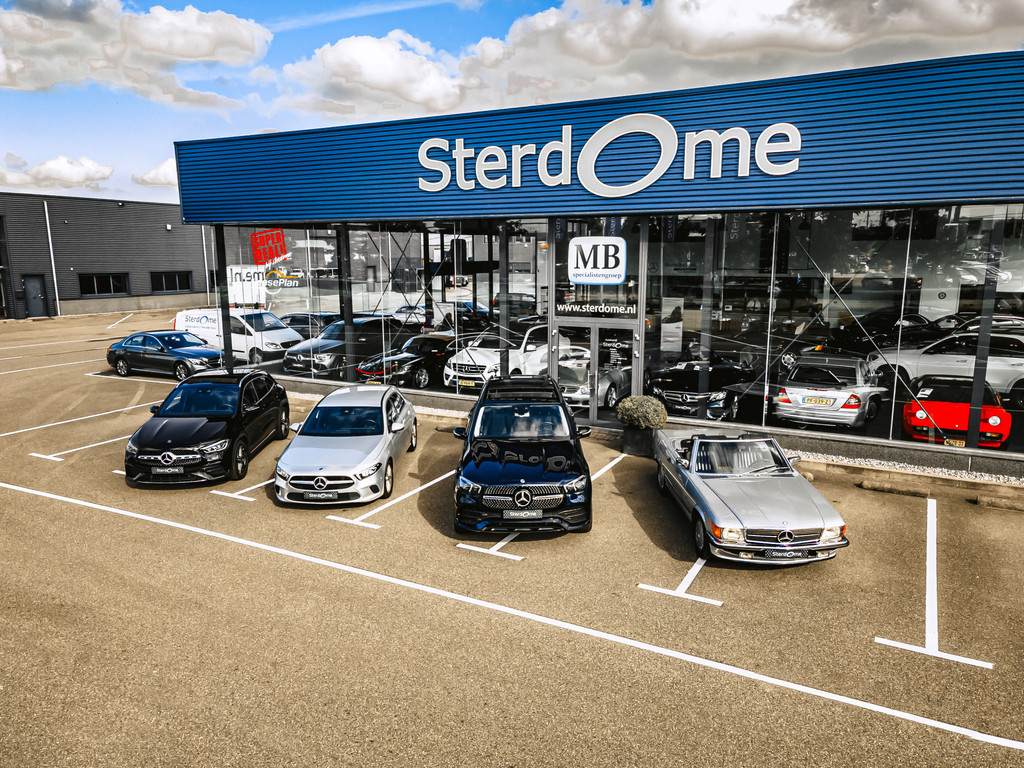 Mercedes-Benz GLA 180 AMG Line l Automaat I Achteruitrij camera l Tempomaat l Stoelverwarming l Sfeerverlichting l MBUX l Widescreen l Keyless Go 35500851-20.jpg | Sterdome B.V.