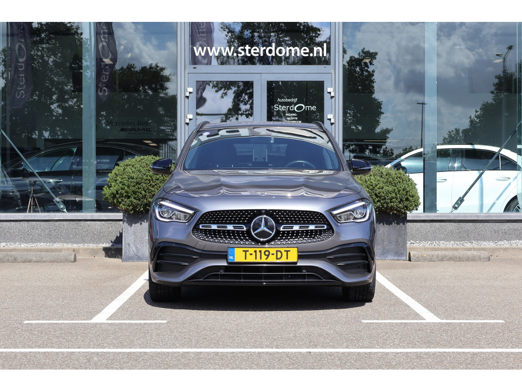 Mercedes-Benz GLA 180 AMG Line l Automaat I Achteruitrij camera l Tempomaat l Stoelverwarming l Sfeerverlichting l MBUX l Widescreen l Keyless Go 35500851-5.jpg | Sterdome B.V.