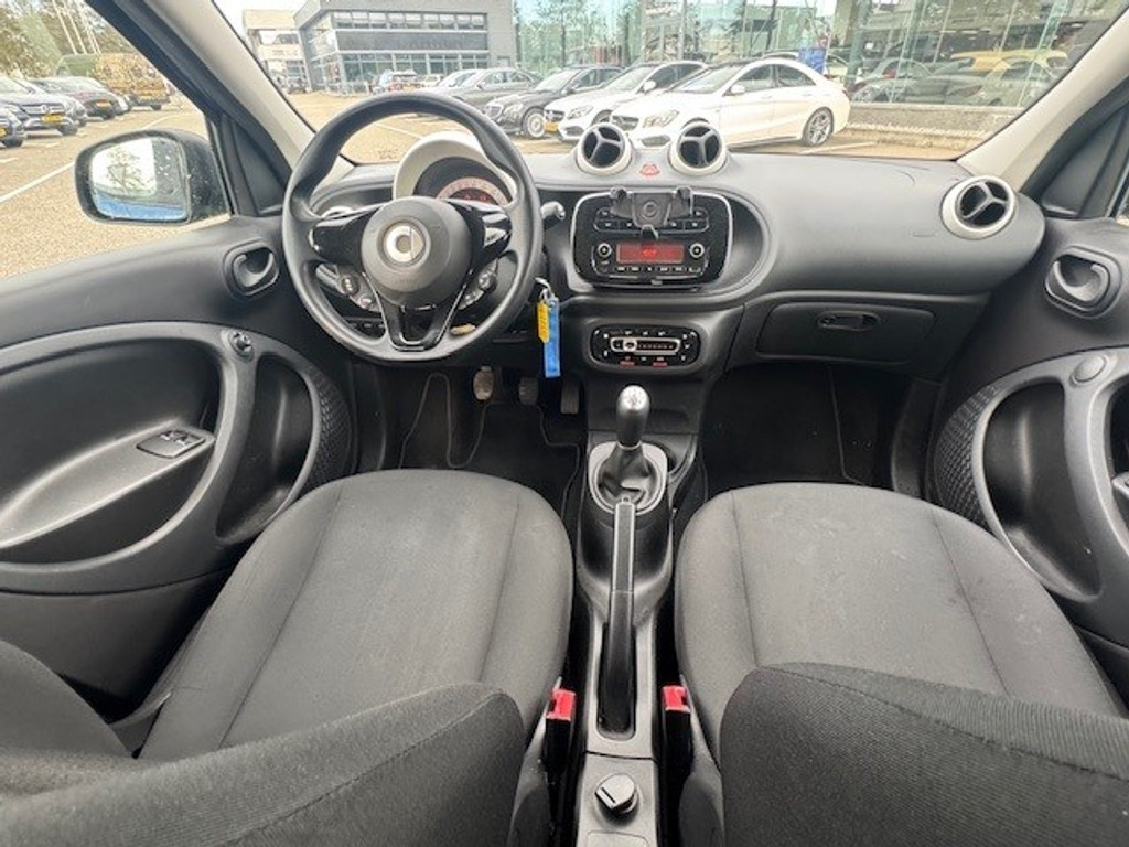 Smart Forfour 1.0 Pure l Airco l Audio l Bluetooth l Cruise Controle l Elektr. ramen l Centrale deurvergendeling l Nederlands geleverde auto l 49682264-3.jpg | Sterdome B.V.